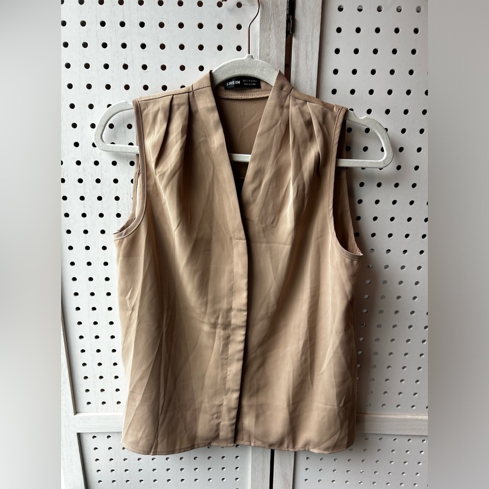 SHEIN Neutral Pleated Sleeveless Blouse - Size S